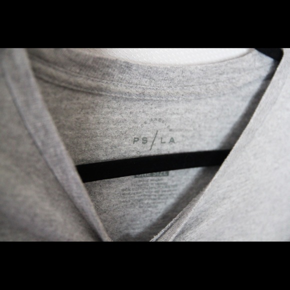 “Weekender” Tee - Picture 2 of 3